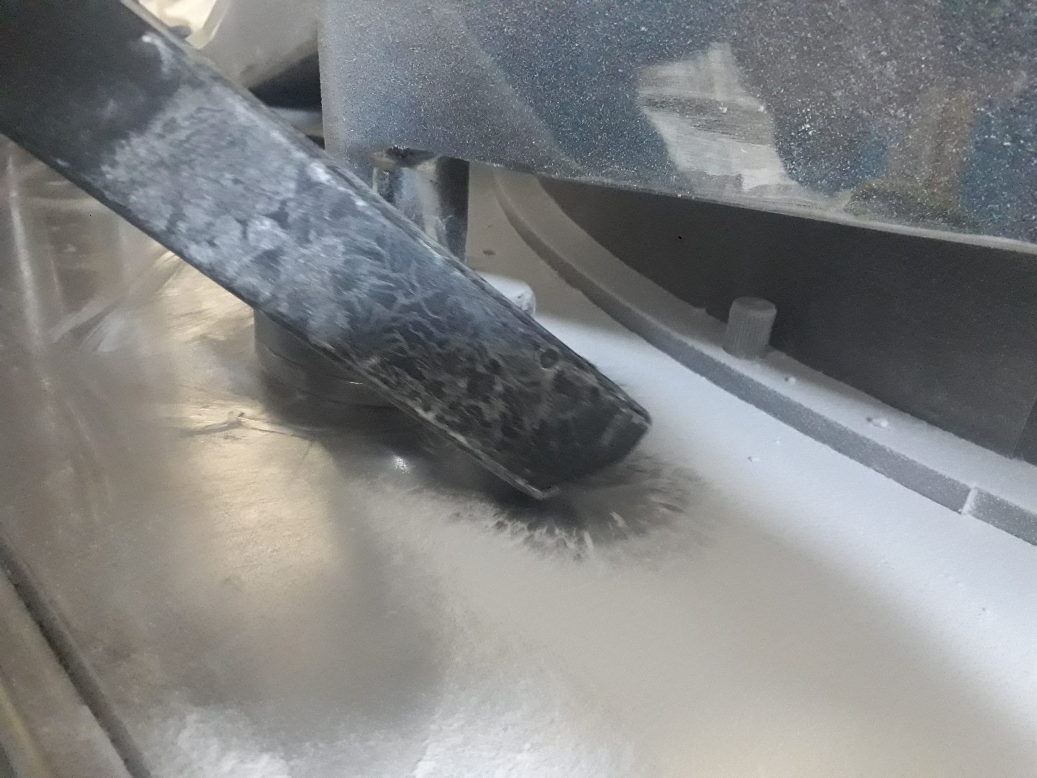 جاروبرقی صنعتی گرد و غبار معلق؛ راهکاری برای مهار ذرات خطرناک 1 صنعتی 8 2048x1536 1