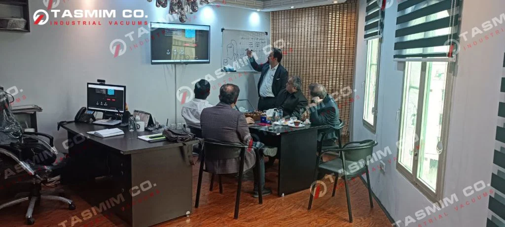 اخبار تصمیم وکیوم - بازدید مدیران شرکت پتروشیمی