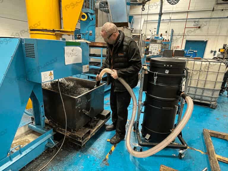 جاروبرقی صنعتی جداسازی روغن از براده از محصولات تصمیم وکیوم