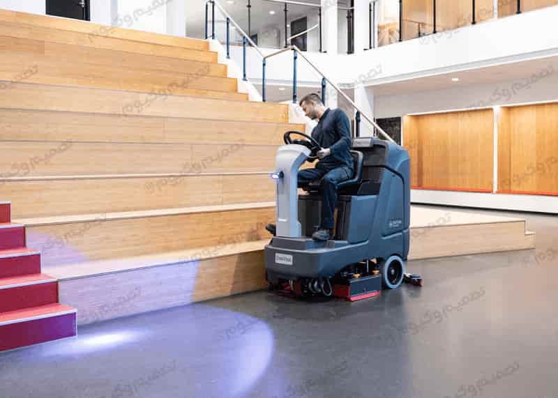 مقایسه اسکرابر باتری‌دار یا برقی از نظر وزن، صدا، شعاع حرکتی و عمر مفید​  تصمیم وکیوم